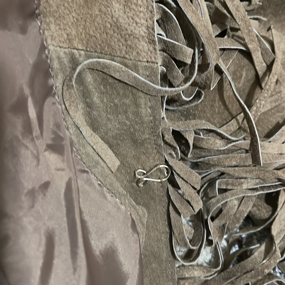 Fringe Suede Leather Jacket. Light brown/beige. Very cool. Size XL. Like new. - Picture 12 of 16